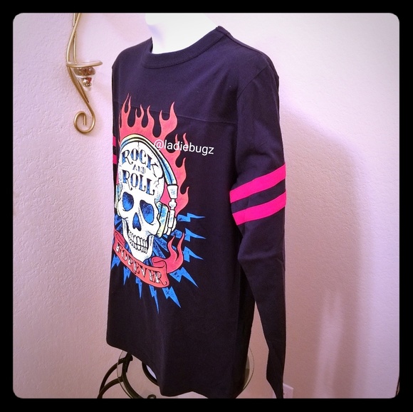 NWOT Skull, Rock & Roll Tshirt Long Sleeves - Picture 2 of 4